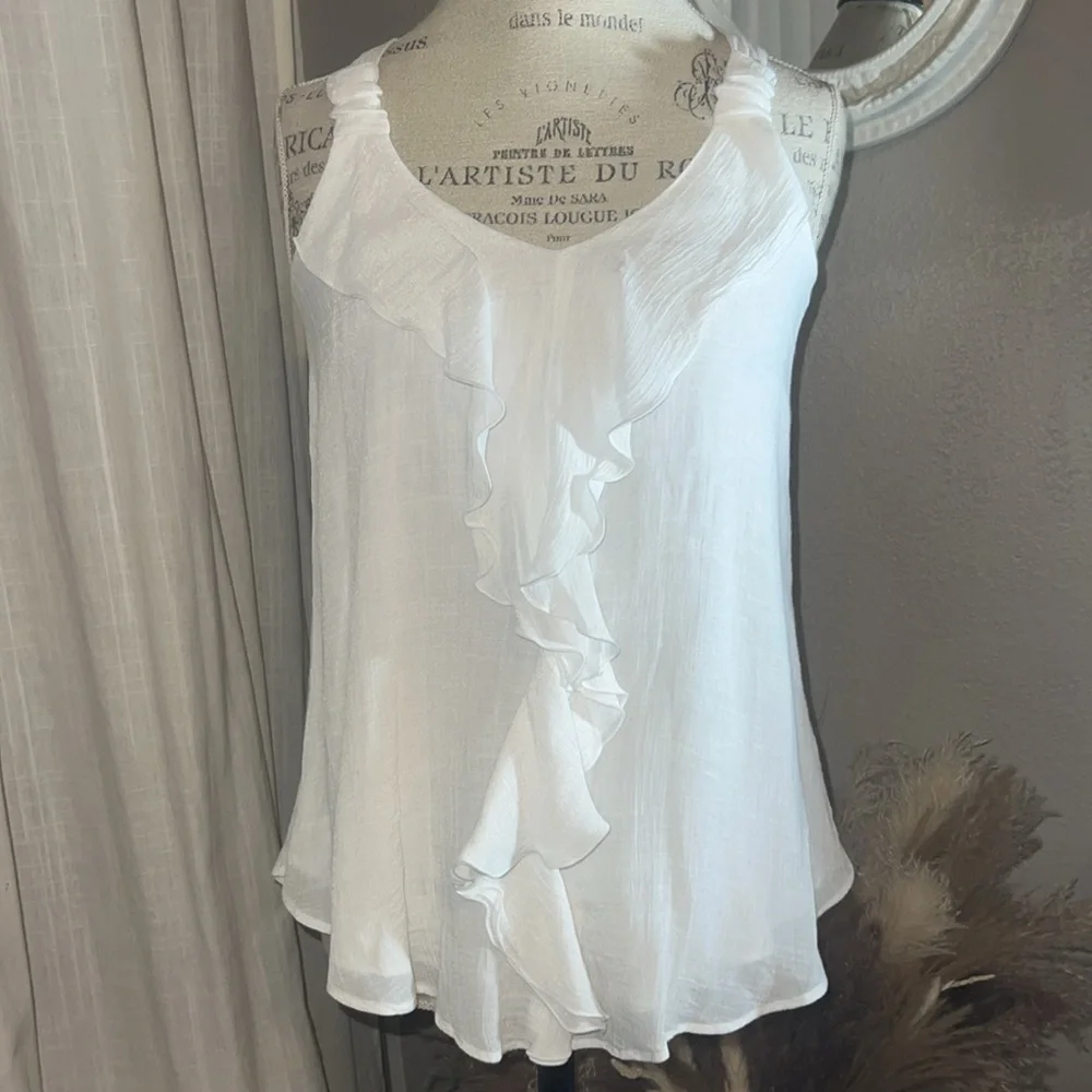 A. Byer white sleeveless women’s blouse lightweight ruffle shirt Small - Picture 1 of 9